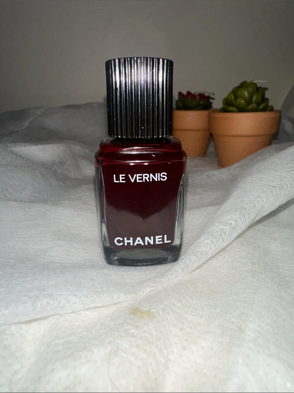 Chanel Le Vernis Longwear Nail Colour 18 Rouge Noir (Vamp) Deep Burgundy